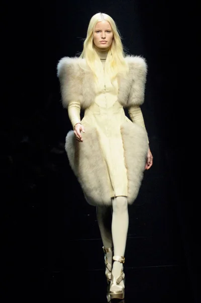 Look 28